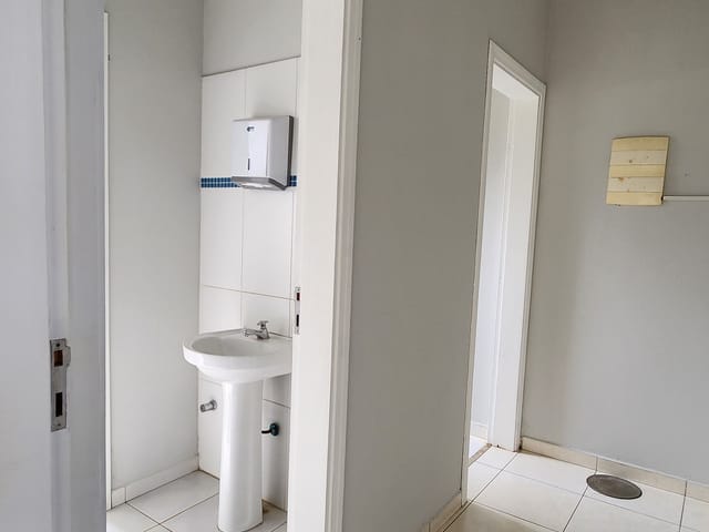 Foto do Galpão / Barracão - barracão à venda e locação 4 Vagas, 370M², Jardim Santana, Valinhos - SP | Lurok Imobiliaria Ltda