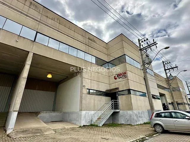 Galpão / Barracão com 823m², para alugar, no bairro Iporanga em Sorocaba