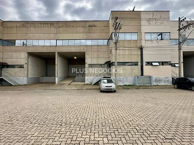 Galpão / Barracão com 823m², para alugar, no bairro Iporanga em Sorocaba