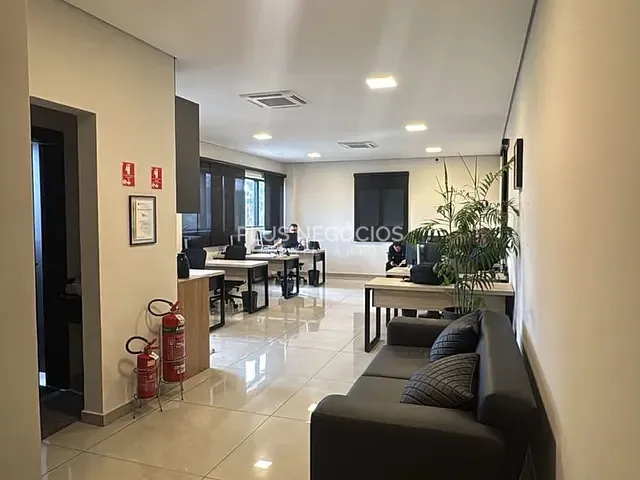 Galpão / Barracão com 750m², para alugar, no bairro Éden em Sorocaba