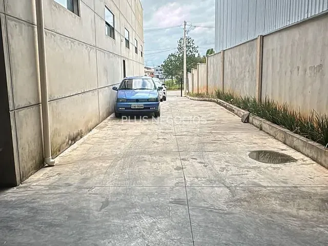 Galpão / Barracão com 750m², para alugar, no bairro Éden em Sorocaba