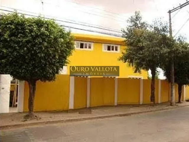 Galpão / Barracão com 1960m², à venda, no bairro Vila Itapoan em Guarulhos
