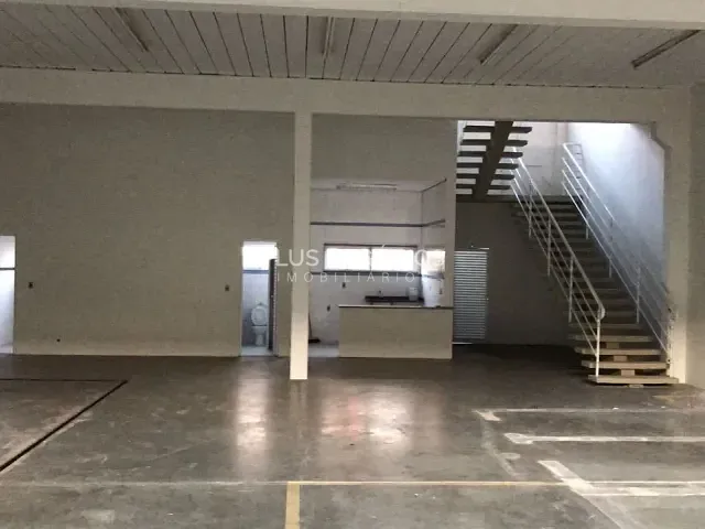 Galpão / Barracão com 489m², à venda ou para alugar, no bairro Centro em Sorocaba