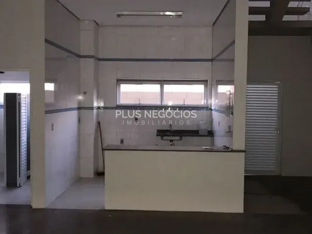 Galpão / Barracão com 489m², à venda ou para alugar, no bairro Centro em Sorocaba