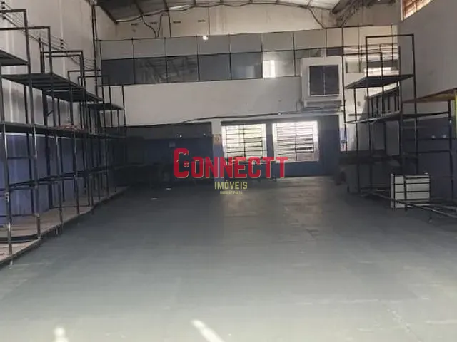Galpão / Barracão com 500m², para alugar, no bairro Independência em Ribeirão Preto