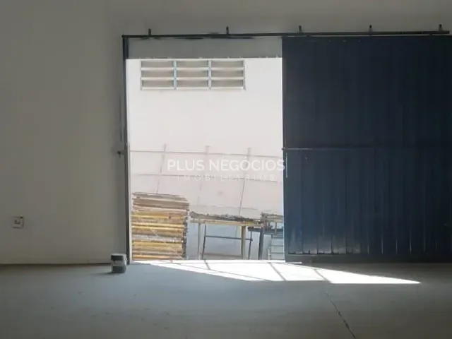 Galpão / Barracão com 3000m², para alugar, no bairro Jardim Edgar Marques em Sorocaba