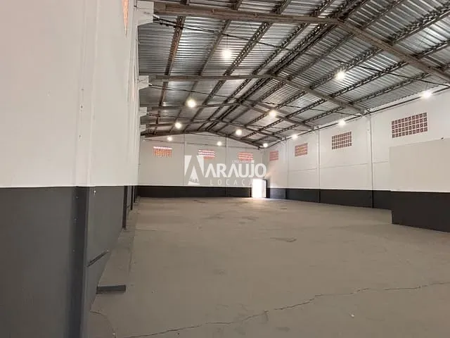 Galpão / Barracão com 772m², para alugar, no bairro Cordeiros em Itajaí