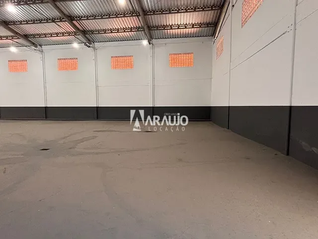 Galpão / Barracão com 772m², para alugar, no bairro Cordeiros em Itajaí