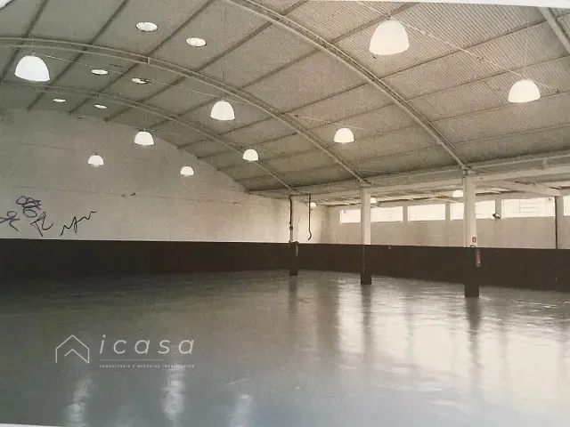Galpão / Barracão com 900m², à venda, no bairro Jardim São Vicente em São José dos Campos