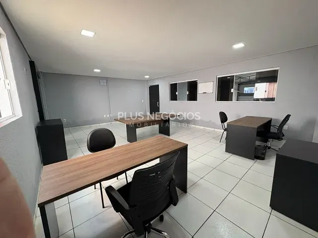 Galpão / Barracão com 290m², à venda ou para alugar, no bairro Jardim Piazza di Roma em Sorocaba