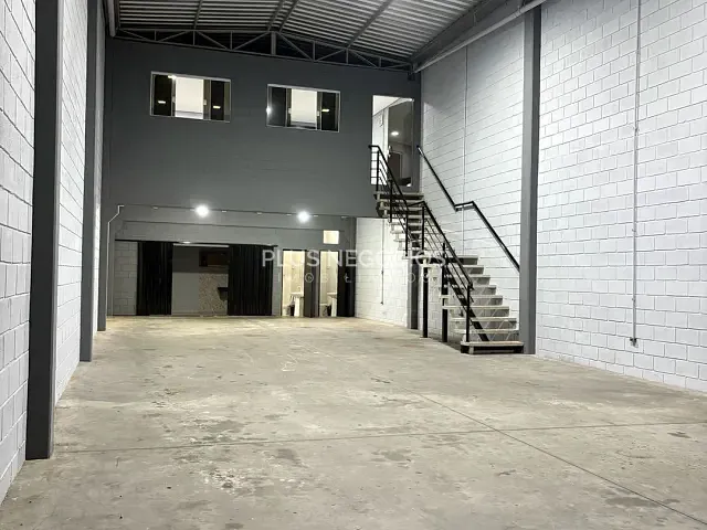 Galpão / Barracão com 290m², à venda ou para alugar, no bairro Jardim Piazza di Roma em Sorocaba