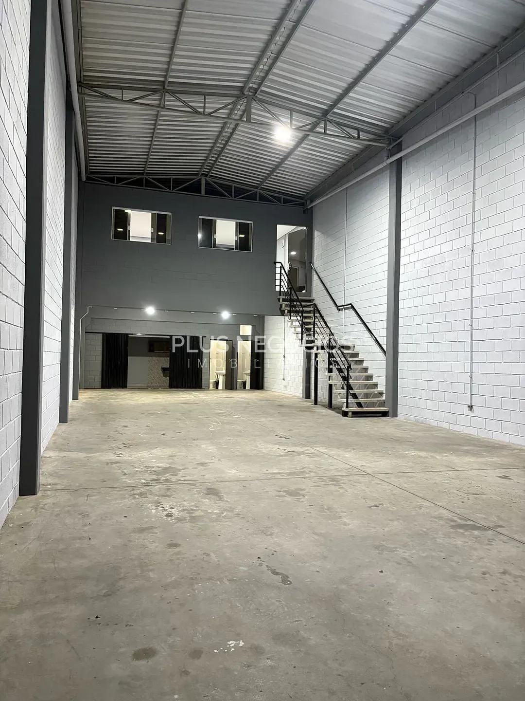 Depósito-Galpão, 290 m² - Foto 2