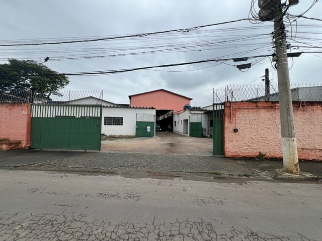 Galpão / Barracão com 3500m², para alugar, no bairro Jardim Leda (Fazendinha) em Santana de Parnaíba