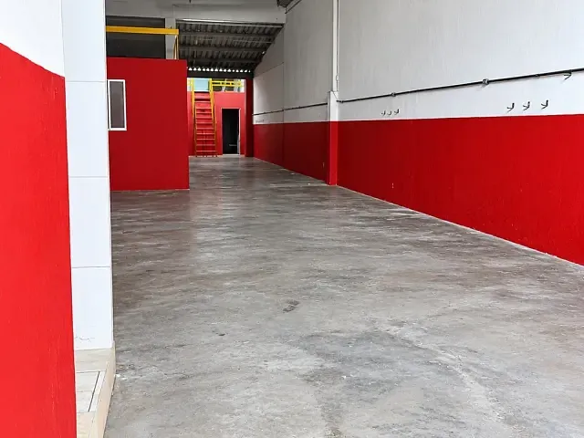 Galpão / Barracão à venda ou para alugar, no bairro Sé em São Paulo