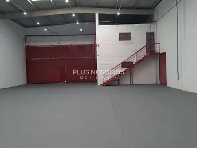 Galpão / Barracão para alugar, no bairro Iporanga em Sorocaba