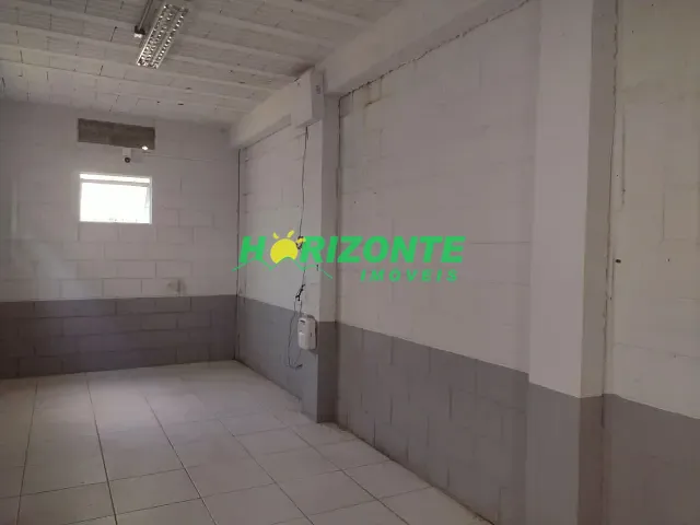 Galpão / Barracão com 1350m², para alugar, no bairro Chácaras Reunidas em São José dos Campos