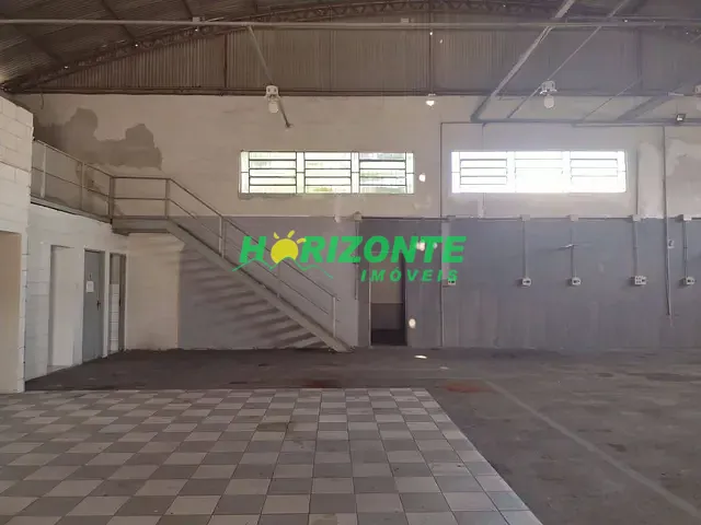 Galpão / Barracão com 1350m², para alugar, no bairro Chácaras Reunidas em São José dos Campos