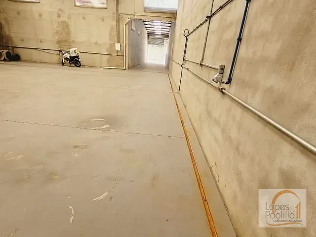 Galpão / Barracão com 550m², para alugar, no bairro Tanque em Atibaia