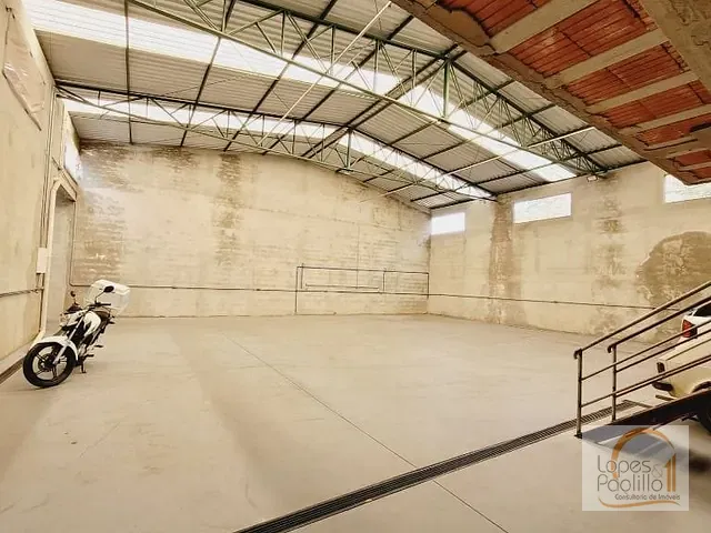 Galpão / Barracão com 550m², para alugar, no bairro Tanque em Atibaia