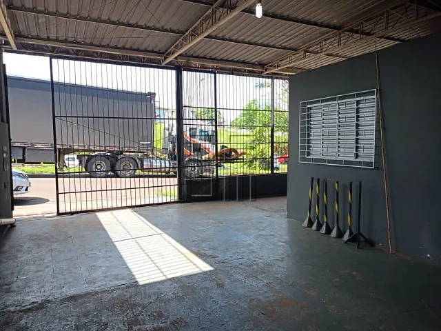 Galpão / Barracão com 256m², à venda, no bairro Lindóia em Londrina