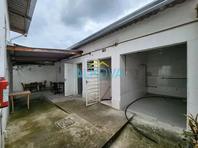Galpão / Barracão com 300m², à venda ou para alugar, no bairro Parque Industrial em São José dos Campos