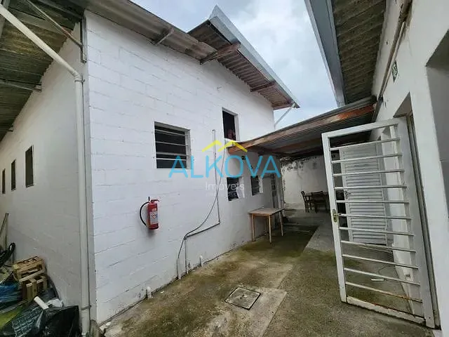 Galpão / Barracão com 300m², à venda ou para alugar, no bairro Parque Industrial em São José dos Campos