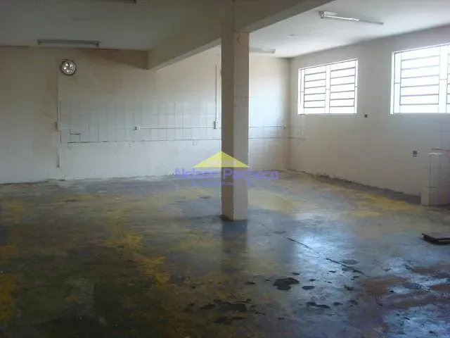 Galpão / Barracão com 153m², à venda ou para alugar, no bairro Centro em Capivari
