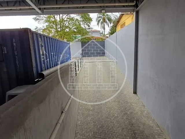 Galpão / Barracão com 1008m², à venda, no bairro Jardim das Imbuias em São Paulo