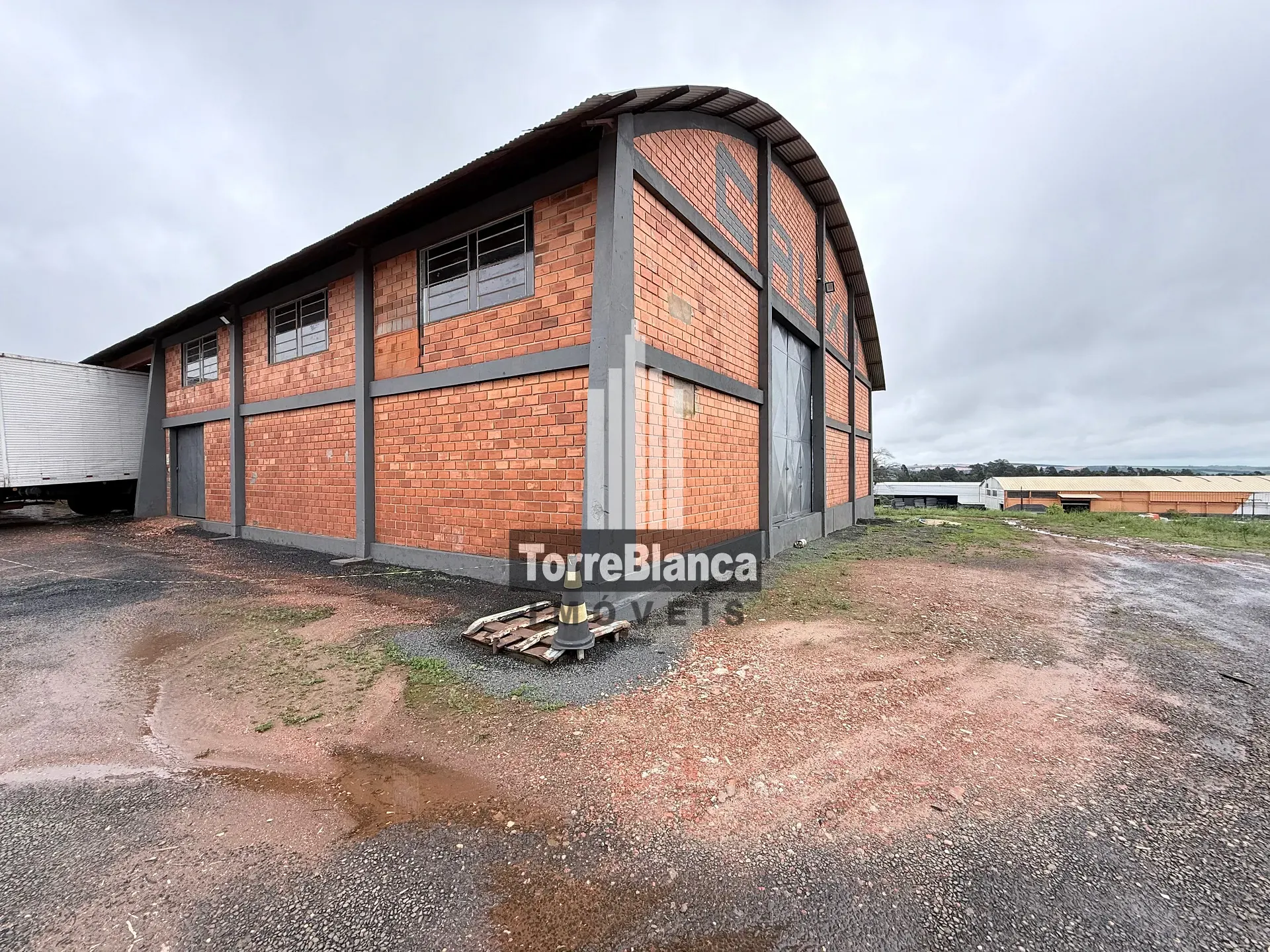 Depósito-Galpão, 305 m² - Foto 1