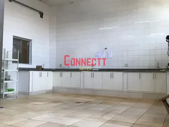 Galpão / Barracão com 649m², à venda, no bairro Jardim Salgado Filho em Ribeirão Preto