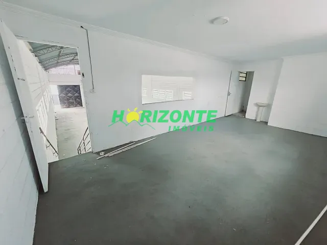 Galpão / Barracão com 450m², para alugar, no bairro Chácaras Reunidas em São José dos Campos