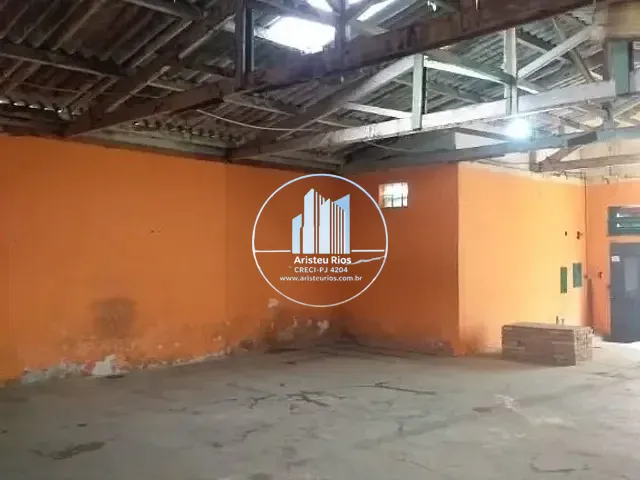 Galpão / Barracão com 200m², para alugar, no bairro Centro em Pouso Alegre