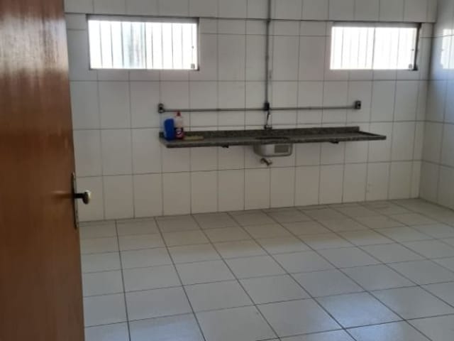 Galpão / Barracão com 1768m², para alugar, no bairro Jardim Nina (Fazendinha) em Santana de Parnaíba