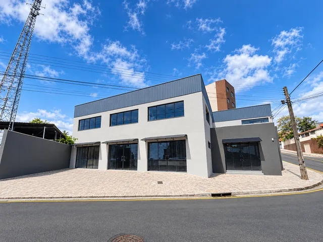 Locação - Galpão/Barracão Comercial com Salão Térreo e Mezanino Amplo, Pé Direito Alto, Depósito, 380m² - Centro, Ponta Grossa