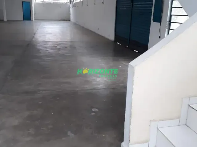 Galpão / Barracão com 912m², para alugar, no bairro Palmeiras de São José em São José dos Campos