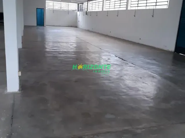 Galpão / Barracão com 912m², para alugar, no bairro Palmeiras de São José em São José dos Campos