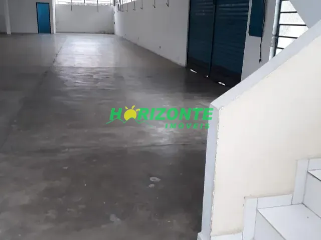 Galpão / Barracão com 912m², para alugar, no bairro Palmeiras de São José em São José dos Campos