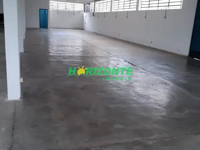 Galpão / Barracão com 912m², para alugar, no bairro Palmeiras de São José em São José dos Campos