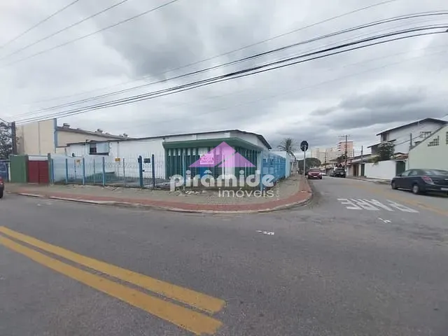 Galpão / Barracão com 600m², para alugar, no bairro Jardim América em São José dos Campos