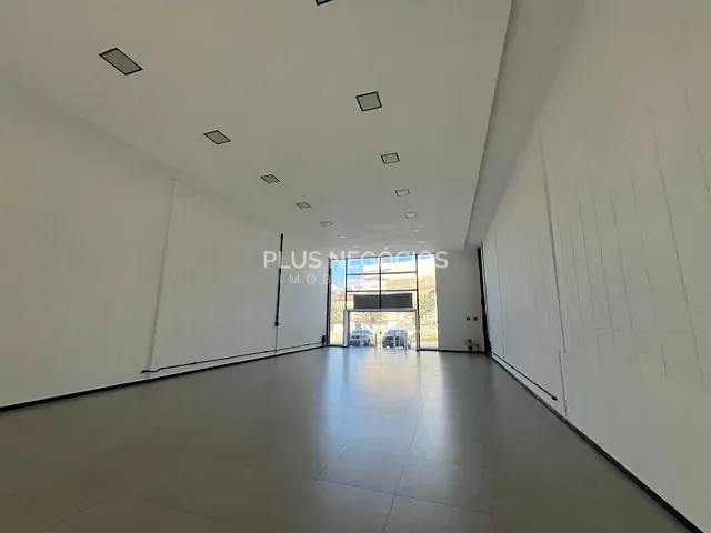 Galpão / Barracão com 374m², para alugar, no bairro Vila Augusta em Sorocaba