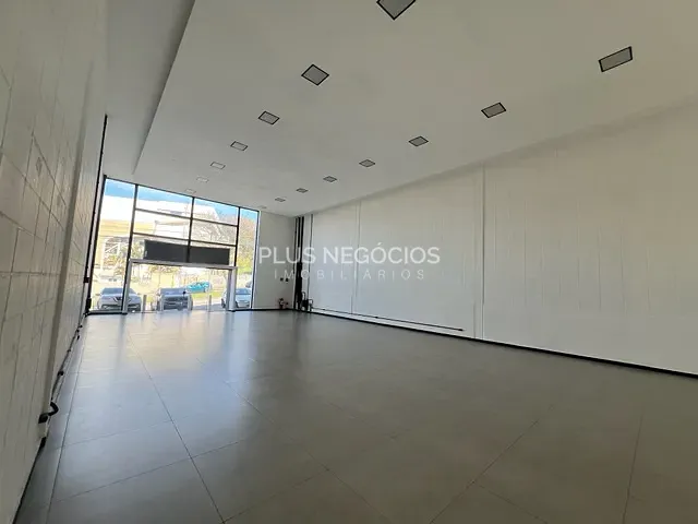 Galpão / Barracão com 374m², para alugar, no bairro Vila Augusta em Sorocaba