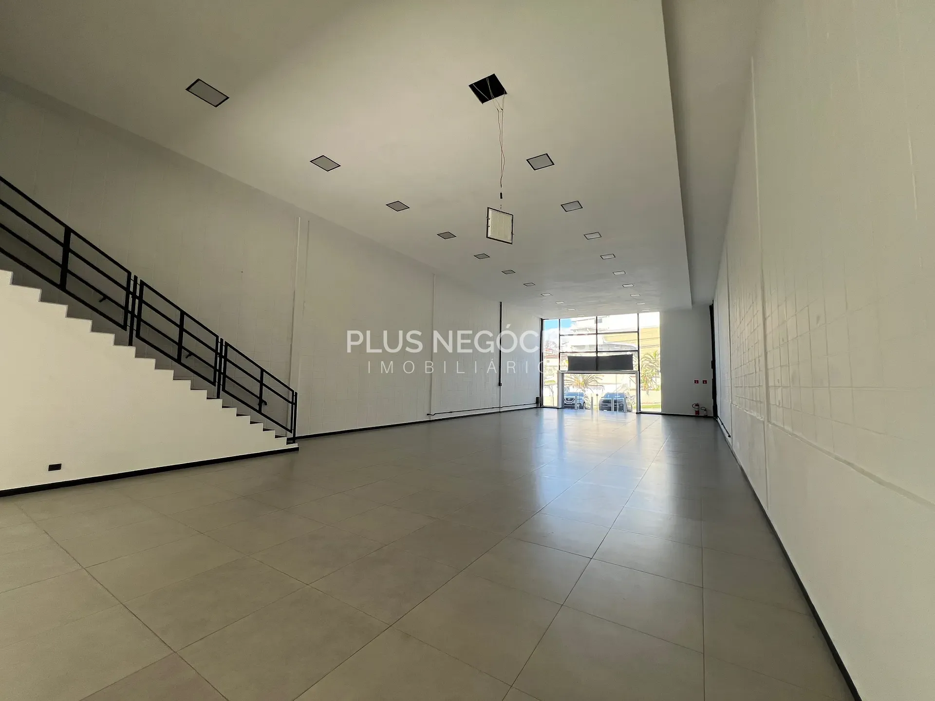 Depósito-Galpão, 374 m² - Foto 1