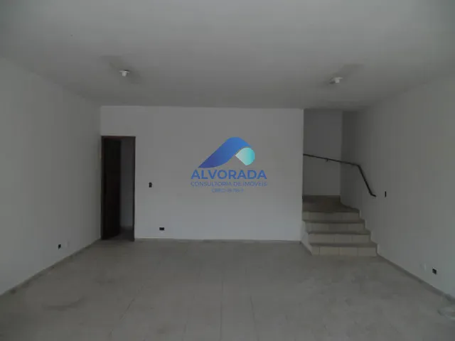 Galpão / Barracão com 600m², para alugar, no bairro Chácaras Reunidas em São José dos Campos