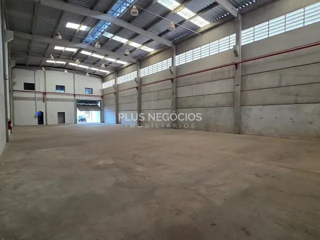 Galpão / Barracão com 1000m², para alugar, no bairro Iporanga em Sorocaba