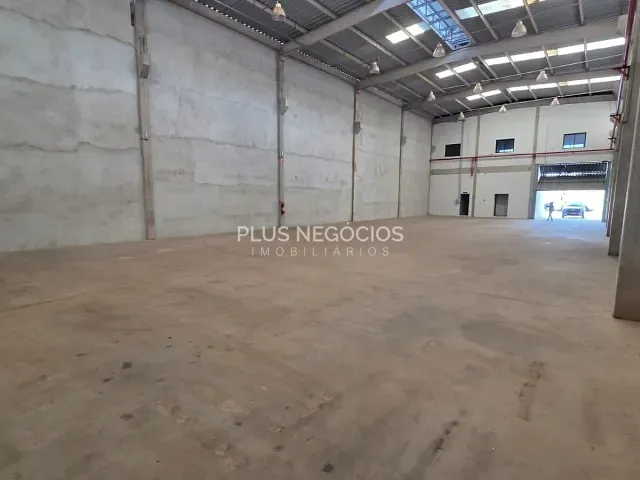 Galpão / Barracão com 1000m², para alugar, no bairro Iporanga em Sorocaba
