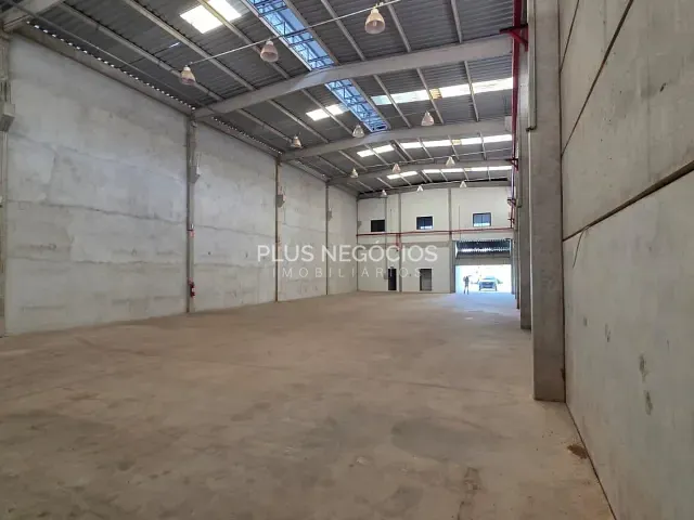Galpão / Barracão com 1000m², para alugar, no bairro Iporanga em Sorocaba