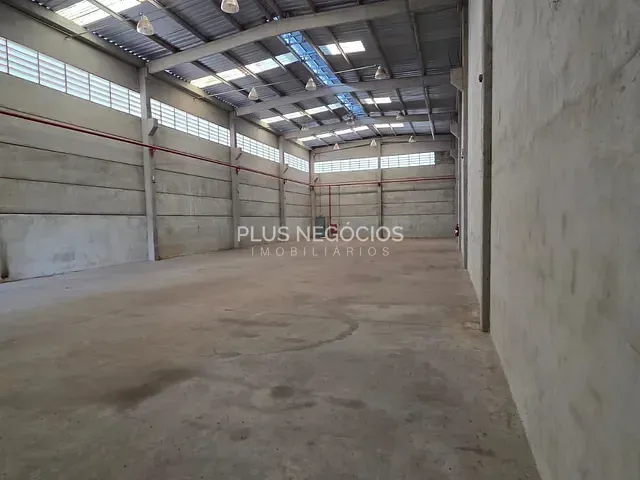 Galpão / Barracão com 1000m², para alugar, no bairro Iporanga em Sorocaba