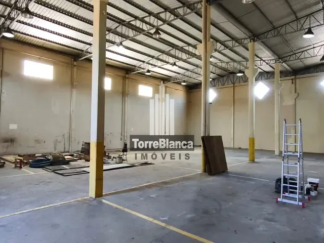 Galpão / Barracão com 858m², à venda ou para alugar, no bairro Colônia Dona Luíza em Ponta Grossa