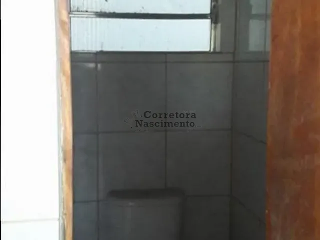 Galpão / Barracão com 250m², para alugar, no bairro Jardim Jacinto em Jacareí
