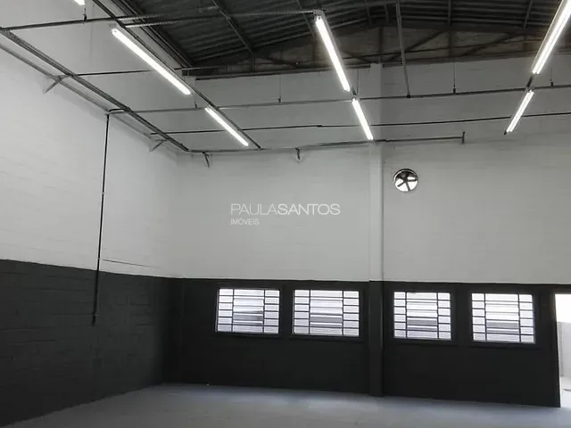 Galpão / Barracão com 220m², para alugar, no bairro Jardim Leocádia em Sorocaba